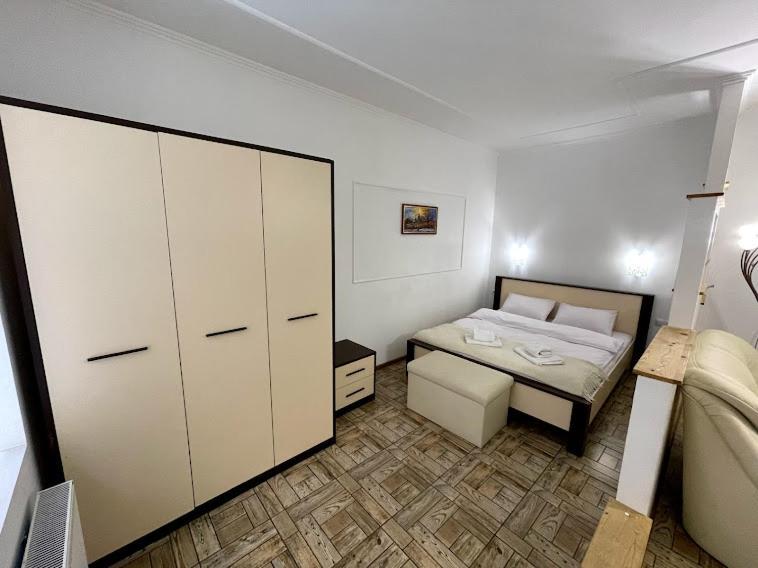 White Rooms On City Center Lviv Exterior photo